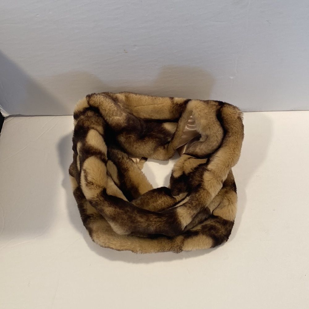 FRAAS Faux Fur Cowl Neck Snood Scarf